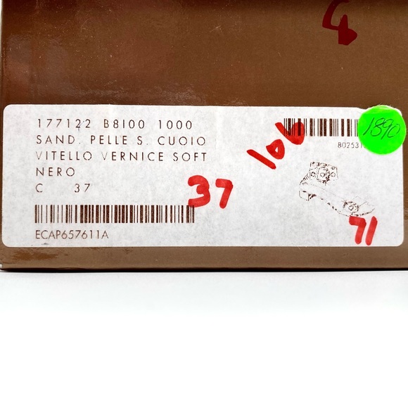 LIKE NEW Gucci Sand Pelle S Cuoio Vitello Vernice Soft Nero Sandals, 37 / 7 - Picture 15 of 16